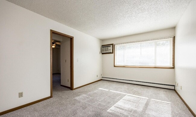 Photo - Dodge Street Apartments