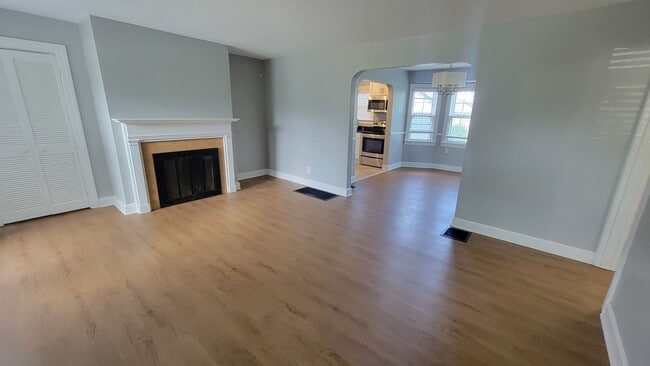 Photo - Clean 4 Bedroom With Immense Space In St. Matthews