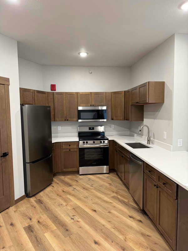 Building Photo - 600 Hickory St Rental