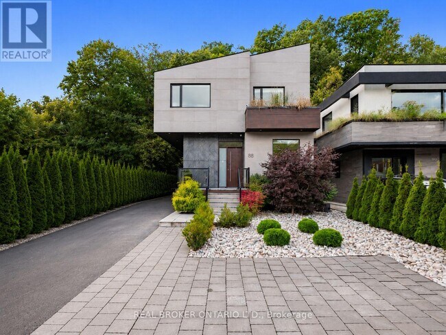 Photo - 88 S Kingsway