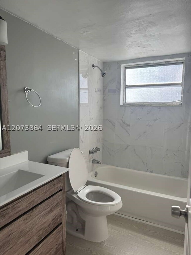 103 W 26th St Unit 103