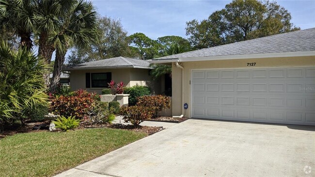 Building Photo - 7127 Fairway Bend Ln Rental