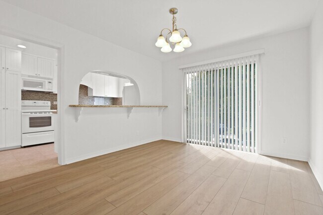 Photo - 1037 10th Street in Santa Monica - North o...