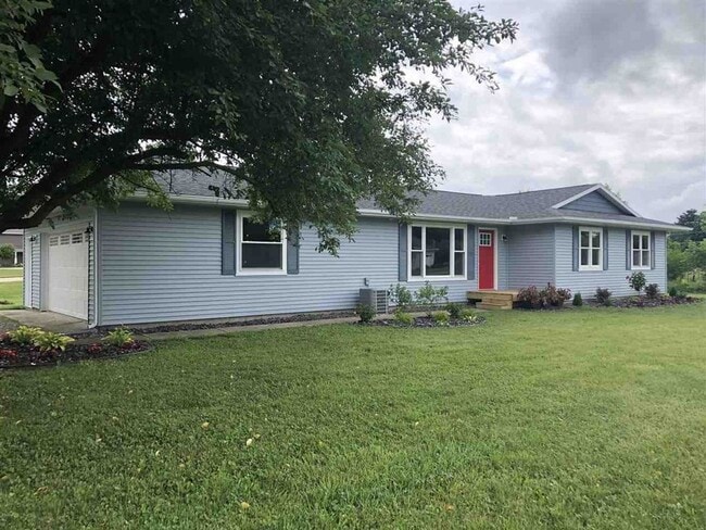 Building Photo - Beautiful home, rural setting but close to...