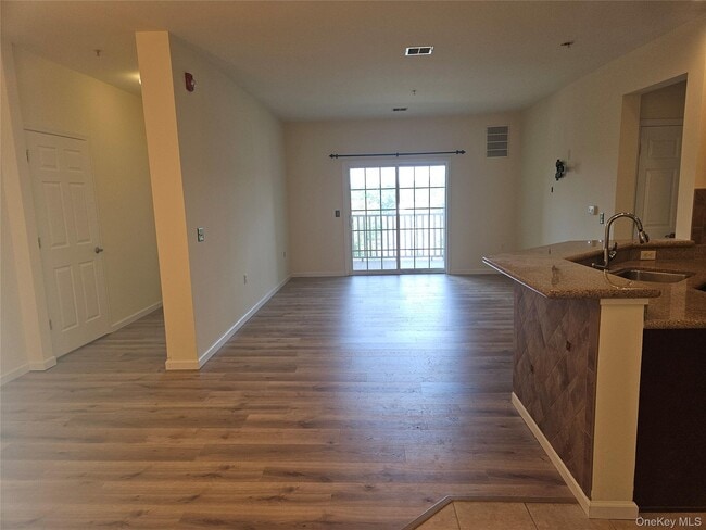 Photo - 934 Tower Ridge Cir