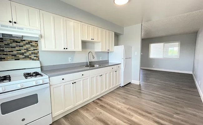 Building Photo - Oak Ridge Apartments