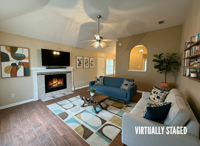 Photo - 2409 Pixton Dr