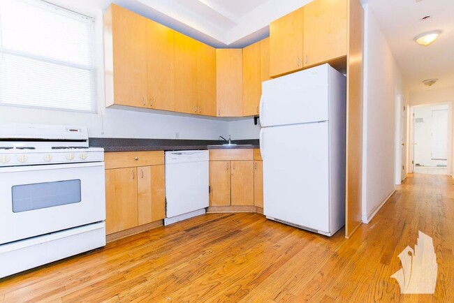 Building Photo - 2112 N Campbell Ave Rental