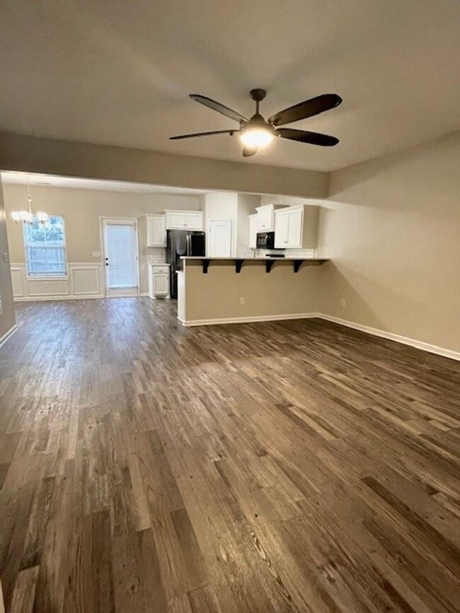 Photo - Spacious 3 bedroom Townhome now available for May 1 move in!