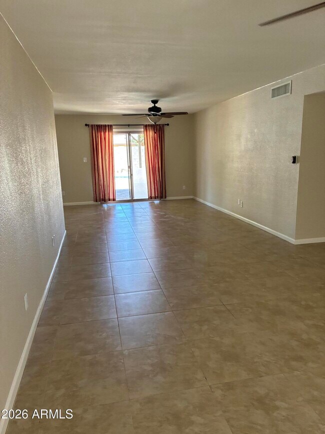 Photo - 2058 E Fremont Dr