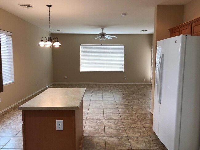 Photo - 11713 W Lincoln St