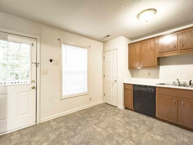 Photo - 513 Peachers Ridge Rd