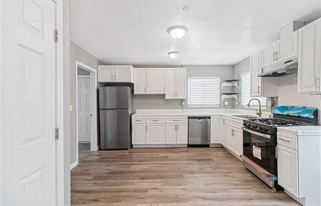 211 W Buena Vista St
