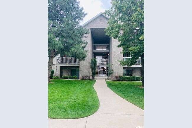 Photo - 3 Bedroom Top Floor Orem Condo w Awesome Amenities!