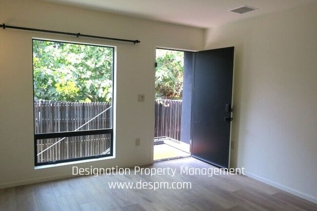 Building Photo - 3181 Verdugo Pl Unit 3181 1/2 Verdugo Pl Rental