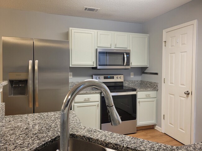 Photo - 2266 Charleston Pointe SE