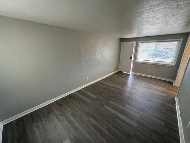 Photo - 2619 E Willamette Ave Unidad 3