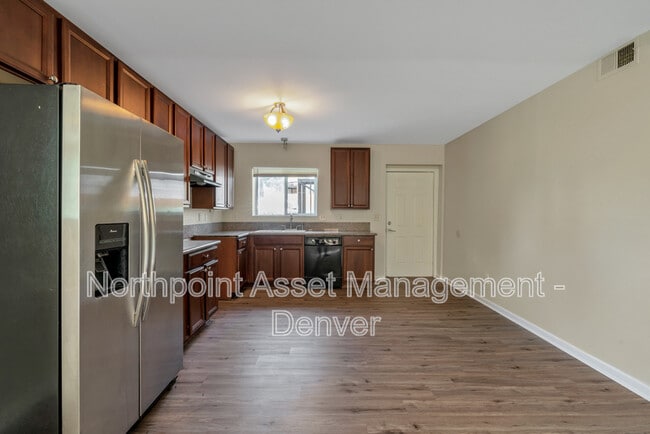 Photo - 3290 Cherry St