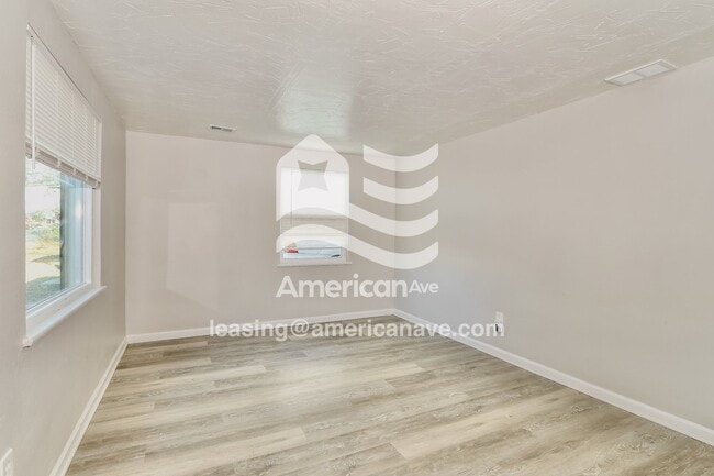 Photo - 212 E Bowne Blvd