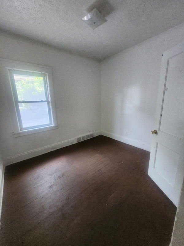 Photo - 450 E 149th St Unidad Up