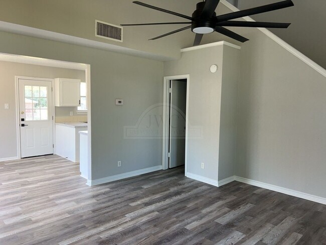 Photo - 2802 Delta Cir