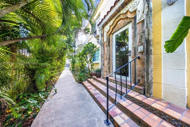 Photo - 844 Jefferson Ave Unit 2