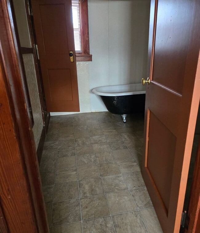 Photo - 1829 Norman Ave