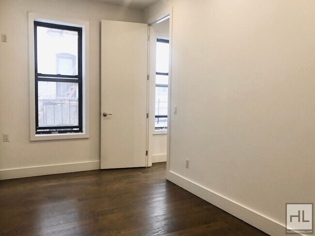 Building Photo - EASTERN PARKWAY / Spacious Crown Heights 1... Unit 2L Rental