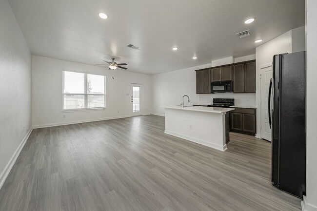 Photo - 8428 Adelaide Dr