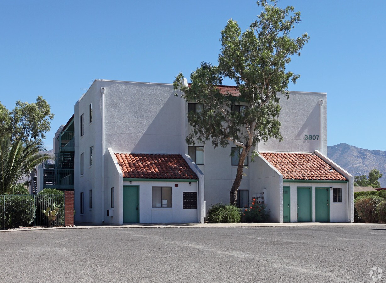 Blacklidge Plaza Apartments - Blacklidge Plaza Apartments