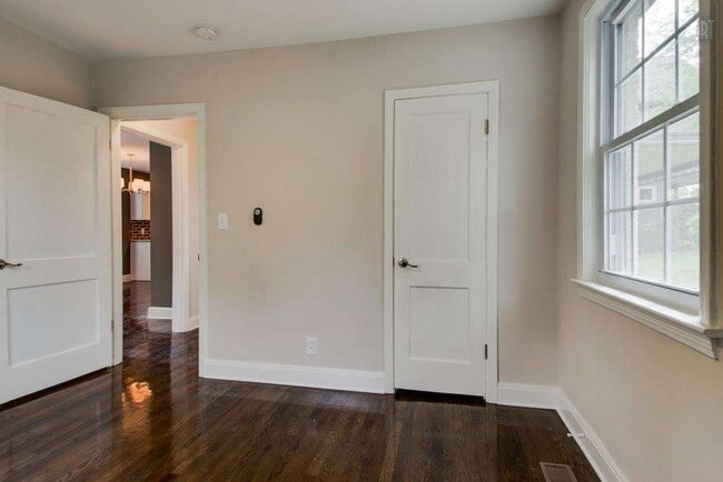 Dormitorio 3 - 2402 Carter Avenue