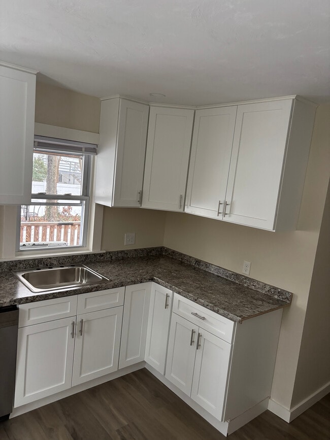 Photo - 13 Courtland Dr