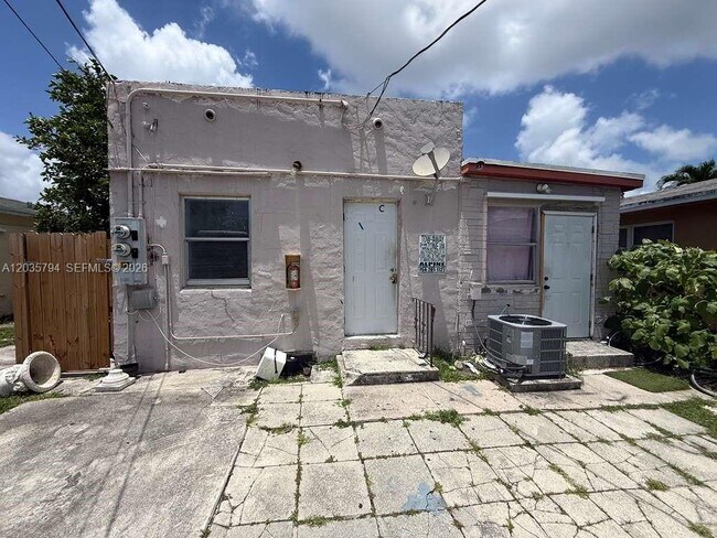 Photo - 2014 Funston St Unit C