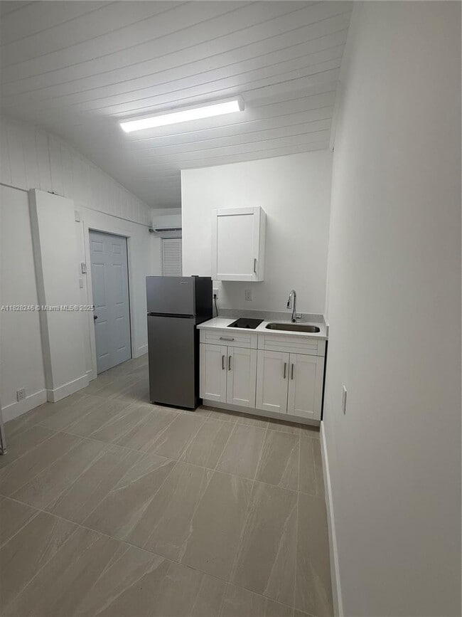 Photo - 6765 SW 34th St Apartment Unit 1