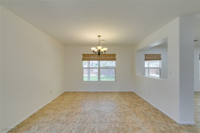 Building Photo - 210 Lynbrook St Rental