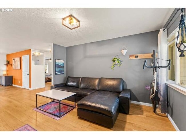 Photo - 12008 SE Bush St