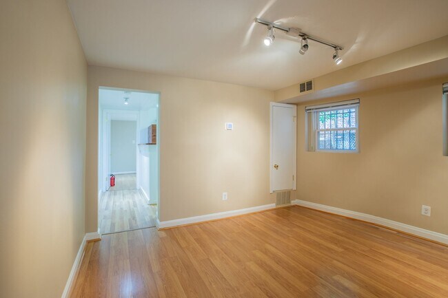 Photo - Lovely 1 BR/1 BA Condo in Dupont Circle!