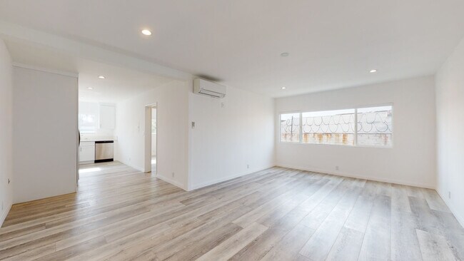 Photo - 1931 Wilcox Ave