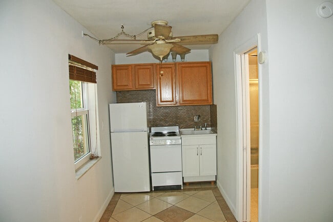 Photo - 2031 SE 5th St Unit 6