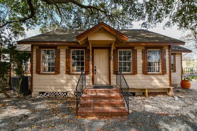 Photo - 1637 Oak Tree Dr