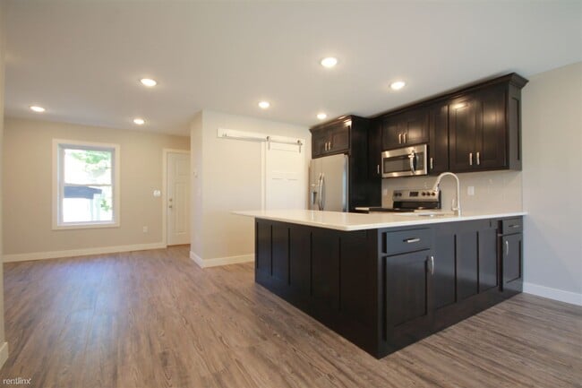 Photo - 3 br, 2.5 bath Townhome - Whistle Stop Tow...