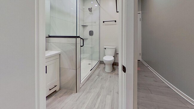 Photo - Recently Updated Raised First Floor East Lakeview One Bedroom Unit 739 1R