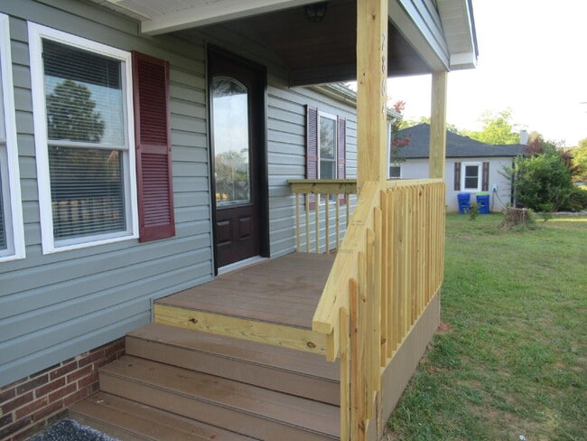 Photo - Move-In Ready 3-Bedroom Home in North Lincoln School District!