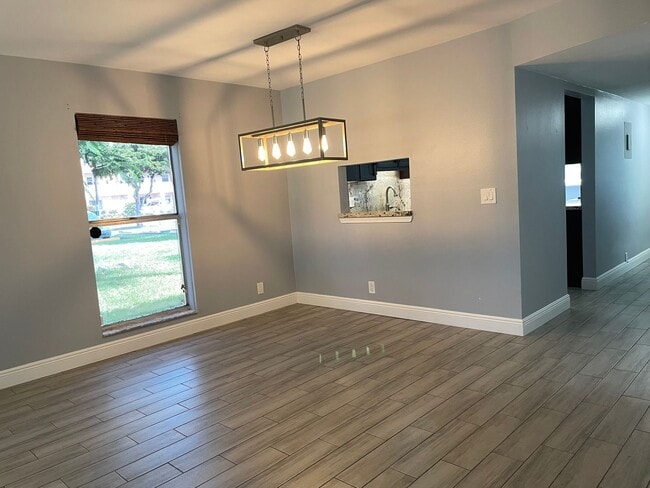 Photo - Beautifully renovated! 2 Bed, 2 Bath corne...