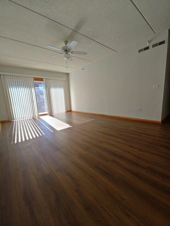 Living room - 5005 Warren St Unidad 504