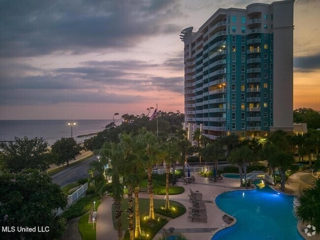 Building Photo - 2228 Beach Dr Unit 704 Rental