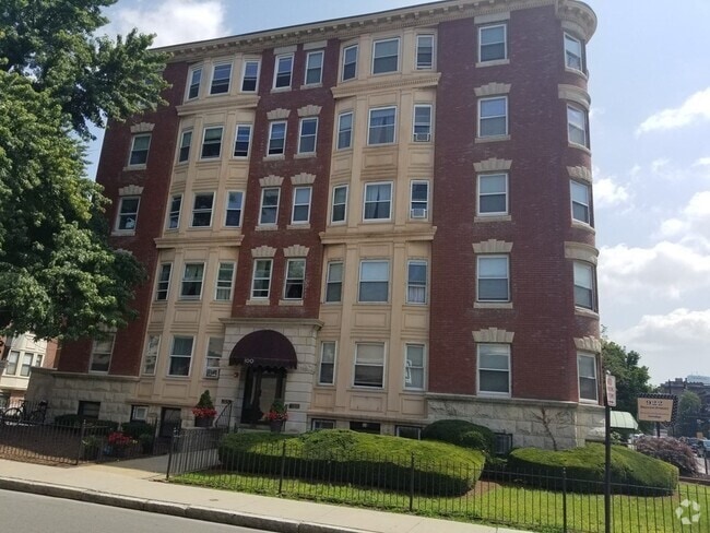 Building Photo - 100 St Mary's St Unit 1B Rental