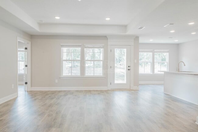 Photo - 126 Pointe Breeze Wy