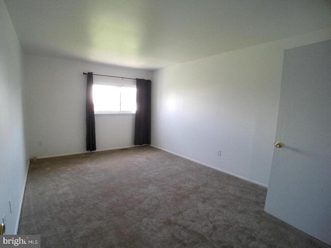 Photo - 1030 Warwick Ct