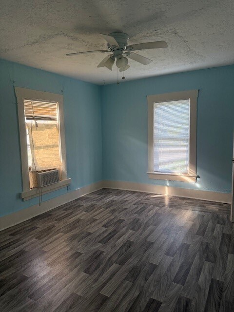 Photo - 5347 Petty St